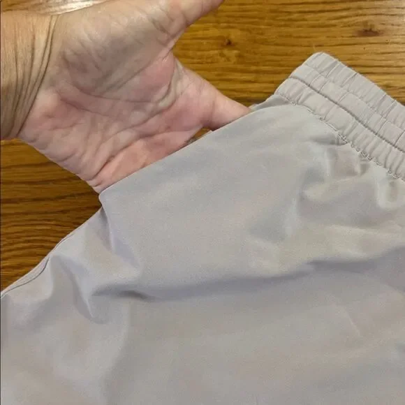 Patagonia Women’s Lightweight Drawstring Shorts – Size Small – light mauve - Picture 4 of 9